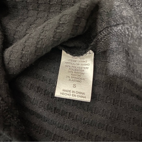 Chaser Black Long Sleeve Henley Waffle Knit Thermal Sweater Shirt Size Small - Picture 4 of 7